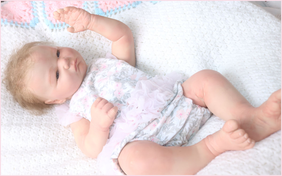 Danielle Landon ~ Reborn "Landon Awake"~ 21 Inch Baby Girl Doll - Image 4
